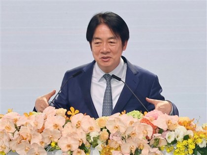 賴總統兌現運動部政見  熱愛體育客串職棒球評一講6小時