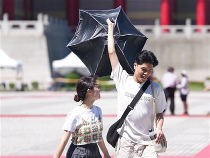 首波東北季風或熱帶擾動對台威脅　吳德榮：待觀察