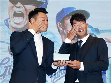 林哲瑄引退賽2026年開季舉辦　悍將隊友不捨哭成一團