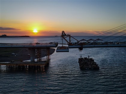 早安世界》淡江大橋今合龍　淡水河口落日從此不一樣