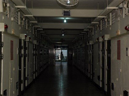 北所：依收容人用餐習慣與衛生提供不鏽鋼皿具