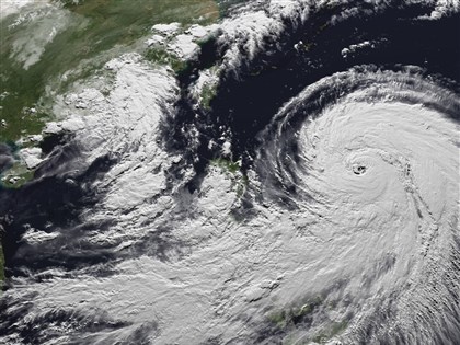 颱風樺加沙最快21日上午發海警　22日可能轉強颱東半部防豪雨