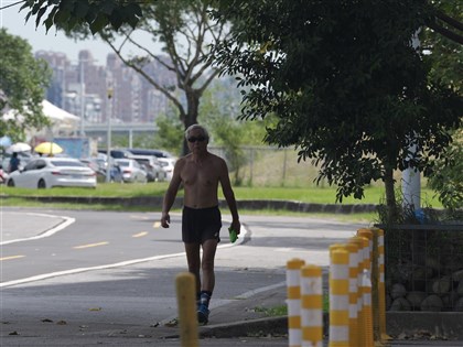 颱風樺加沙外圍影響　北部防焚風飆37度、迎風面漸歇雨勢
