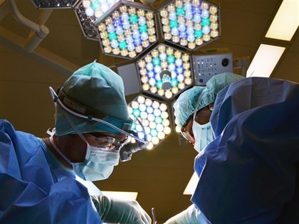 醫美事故頻傳　衛福部擬禁醫科畢業即投入醫美　執刀限外科資格