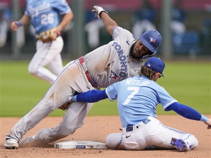 MLB藍鳥擊敗皇家　美聯第1支晉級季後賽球隊