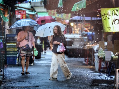 氣象署：午後雨勢漸緩 東部須留意局部豪雨