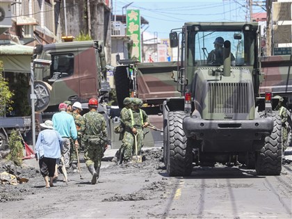 卓榮泰：把握黃金時間持續搜救　確保災區物資充足