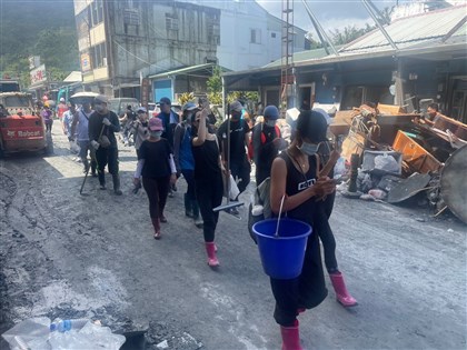 早安世界》「鏟子超人」湧進花蓮　光復車站設任務分配站、物資已足停止募集