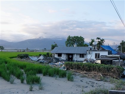 花蓮堰塞湖洪災18死6失聯　馬太鞍溪水成功改道、災區維持紅色警戒