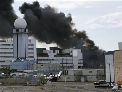 羽田機場建物拆除工地失火　火勢2小時後撲滅人員均安