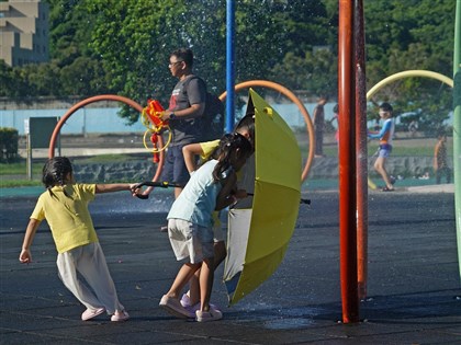晴時多雲午後雷雨　大台北及中南部內陸防逾36度高溫
