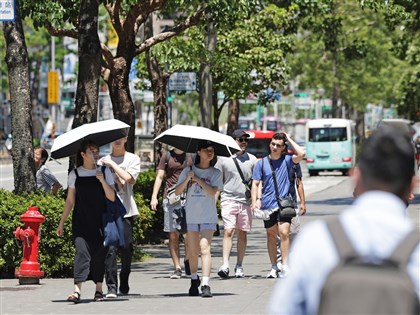 熱帶低壓估10/2生成可能增強為颱風　路徑較樺加沙偏南