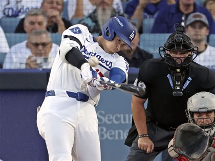 大谷翔平與耶南德茲單場雙響　道奇首戰煙火秀擊潰紅人[影]