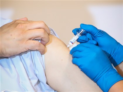 COVID-19、流感疫苗分階段開打　對象廠牌QA一次看