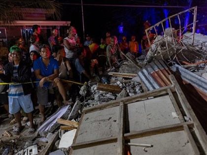 菲律賓強震72死結束搜救　聚焦援助2萬流離失所災民