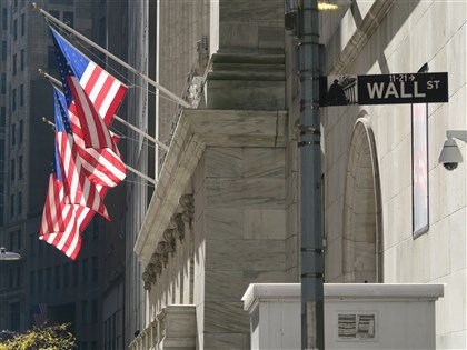 美政府關門第2天　華爾街3大指數收盤再創新高