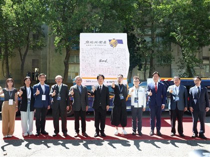 福衛八號首顆衛星「齊柏林」起運赴美　總統：關鍵元件自製率達84%