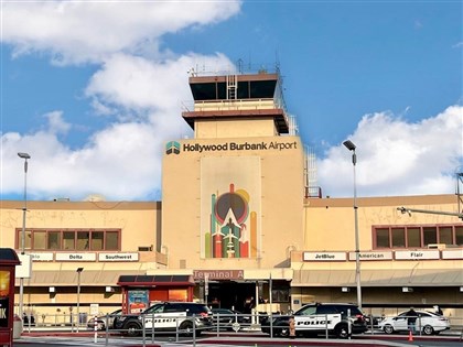 政府停擺衝擊美多座機場　柏班克塔台一度零航管