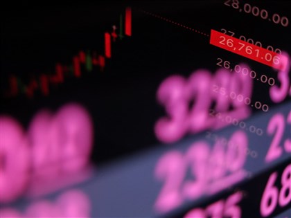 台股大漲450點攻克27000點大關　寫7項新紀錄