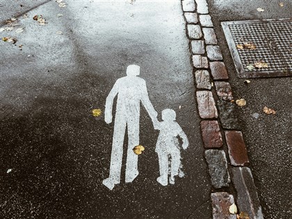 歐盟面臨抉擇：兒童保護與隱私權拉鋸戰