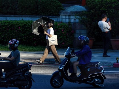 吳德榮：帶明顯冷空氣東北季風預計10/19南下