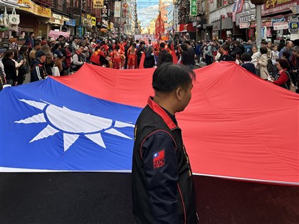 紐約慶祝雙十遊行　華埠封街遊客瘋台灣