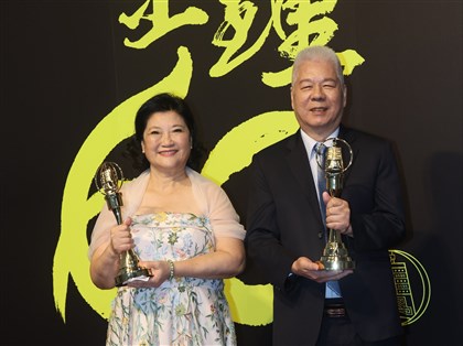 倪蓓蓓獲廣播金鐘特別貢獻獎  感謝已逝哥哥倪敏然