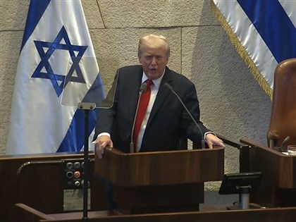 川普赴以色列國會發表演說　議員多次起立鼓掌致敬