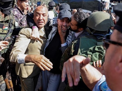 哈瑪斯以色列停火　約旦河西岸民眾喜迎獲釋巴勒斯坦囚犯