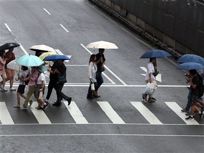 早安世界》花蓮14日注意雨勢　週末東北季風增強北台灣降溫