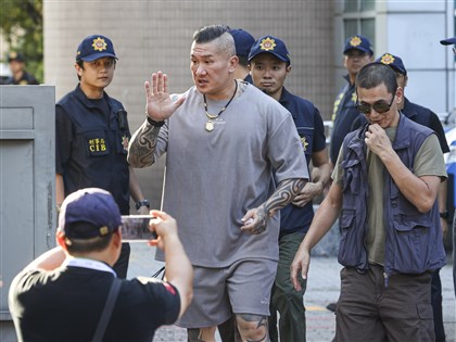 「館長」陳之漢直播喊斬首總統　涉2罪15萬元交保