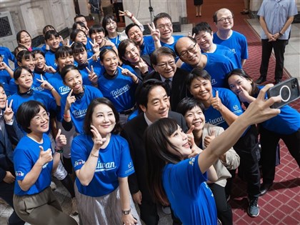 總統接見U16女壘世界冠軍　讚深化台灣與世界連結