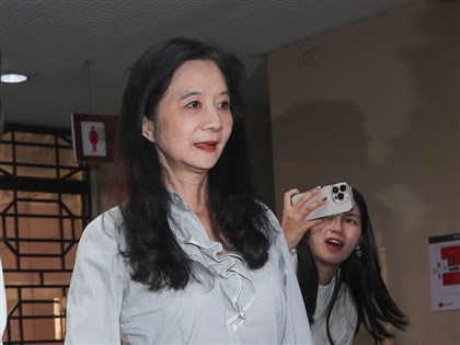 應曉薇質詢騷擾證人　加保500萬元離開法院