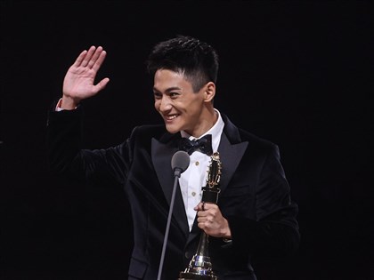 朱宥丞奪迷你男配角喊證明12年沒白費　哽咽謝母上山下海陪拍戲