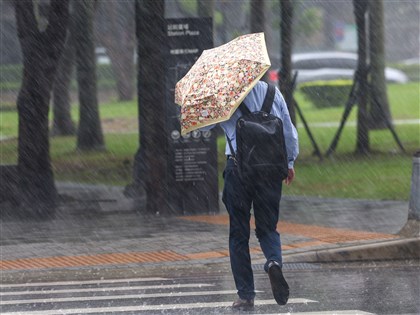 東北季風增強與颱風風神共伴　下週3地防豪雨以上降雨