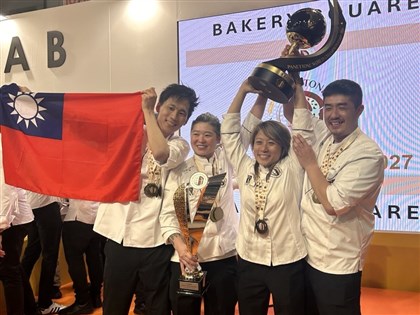 台灣隊奪義大利耶誕麵包世界盃冠軍　會場現國旗海