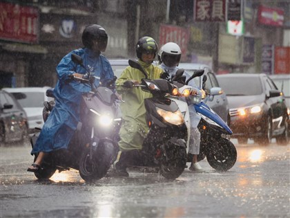 早安世界》東北季風與颱風共伴21日前雨勢最盛　北北基宜防豪雨以上降雨