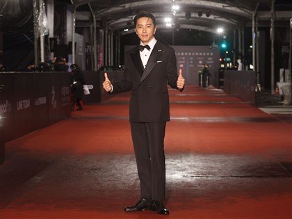 涉閃兵修杰楷陳柏霖張書偉小杰遭拘提　坤達出國工作未到案