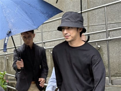 陳柏霖涉閃兵50萬交保：面對年少荒謬選擇