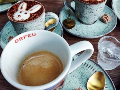 從甲醇危機到咖啡派對：巴西年輕人重塑社交文化