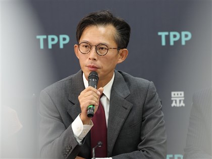 黃國昌批鏡傳媒潑糞 證實已提告