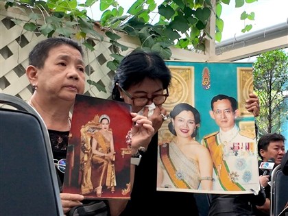 泰民眾悼念王太后 總理:哀悼90天勿穿鮮豔服裝