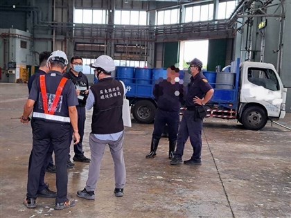 強闖焚化廠倒外縣市廚餘 屏東地院裁定2人交保