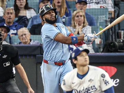 世界大賽G4小葛雷諾砲轟大谷　藍鳥奪勝戰績2比2、道奇拚客場封王
