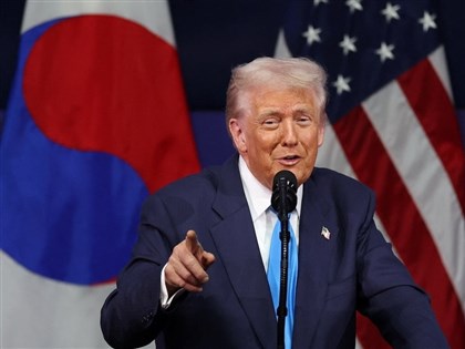 川普赴APEC企業領袖峰會午宴　稱美韓貿易協議即將達成[影]