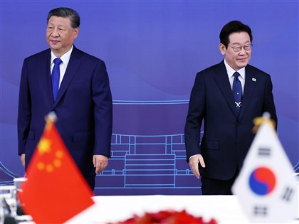 習近平贈送李在明小米手機　笑問「看有沒有後門」