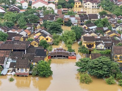 越南洪災增至35死5失蹤　會安古鎮汪洋一片