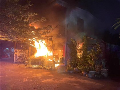 台中住宅疑遭縱火1死1傷　烏日警帶回64歲涉案人調查