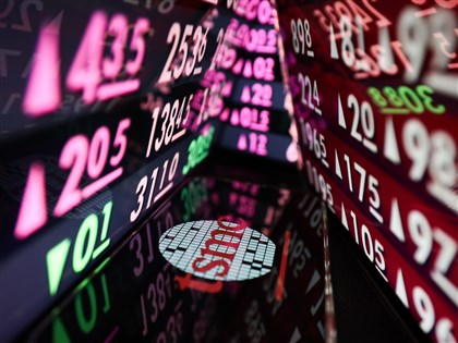 台積電尾盤翻紅　台股收28334點創收盤新高點