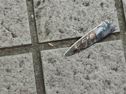 新北男疑感情糾紛　持刀攻擊2人後墜樓亡